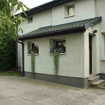 Domek Podrozniczy Łódź Exteriör bild